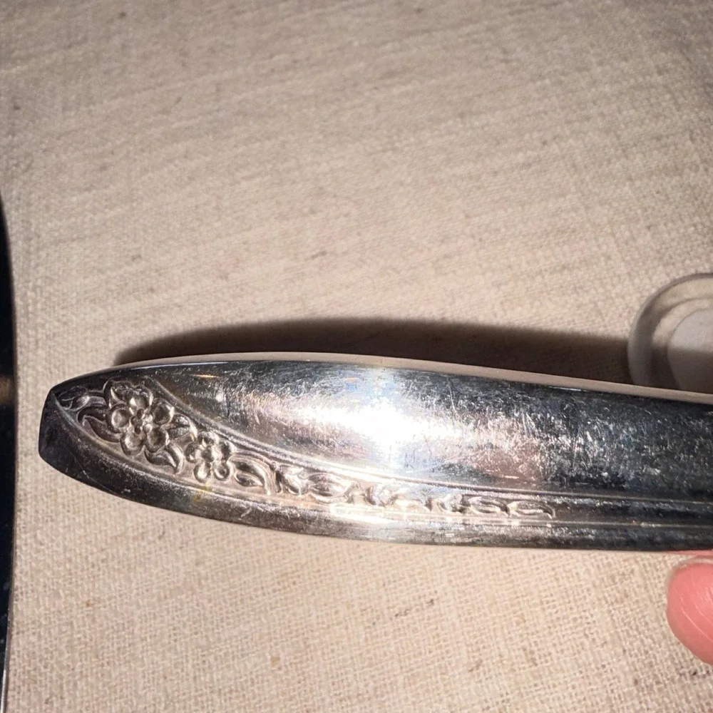 Oneida Damask Rose Silverplate Dinner Knives Stainless Blades Set of 6 Vintage
